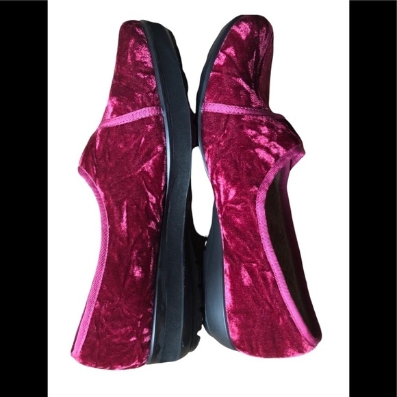 Hotter THYME Ruby Pink Crushed Velvet Wrapped Slipper Sz. 6 NWOT Lounge Luxury - Picture 3 of 6